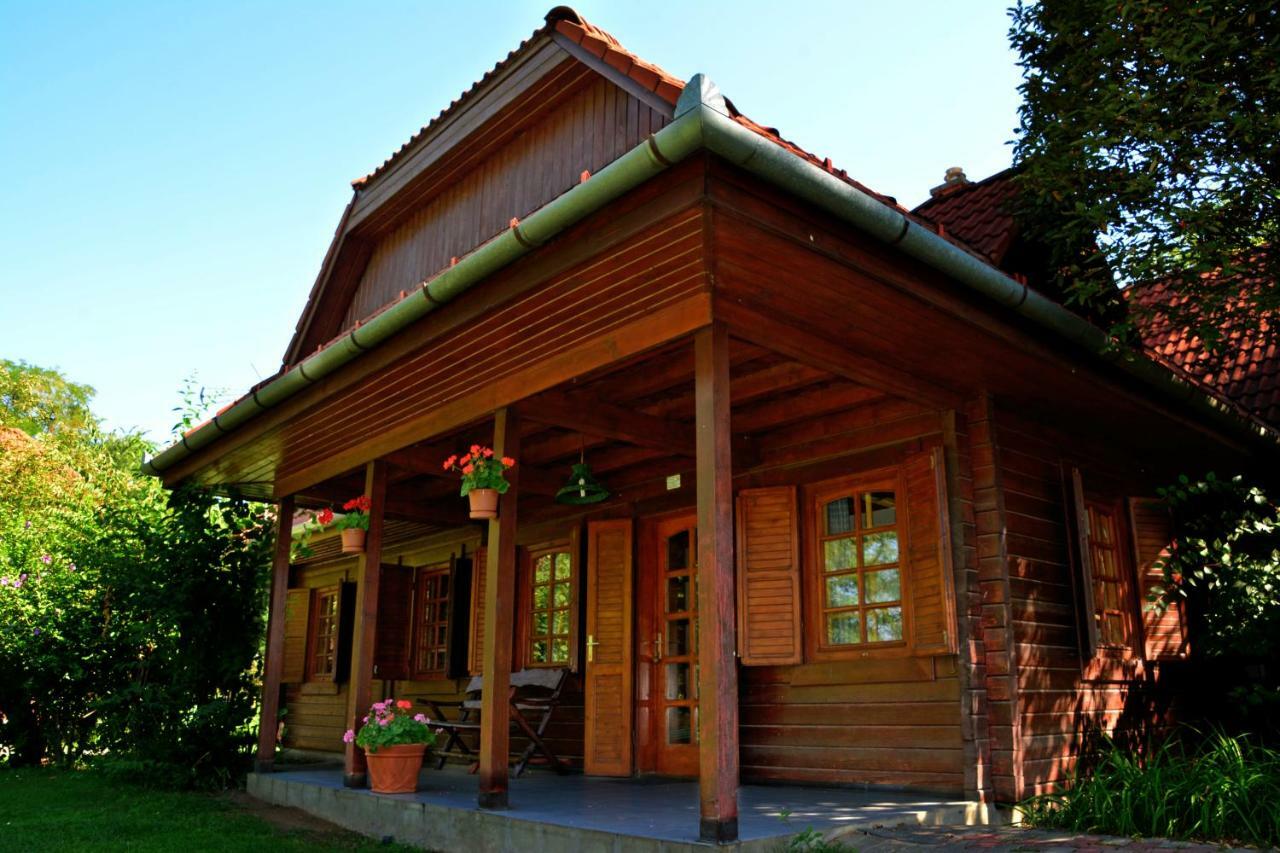 Sipito Pihenopark Pilis Bagian luar foto