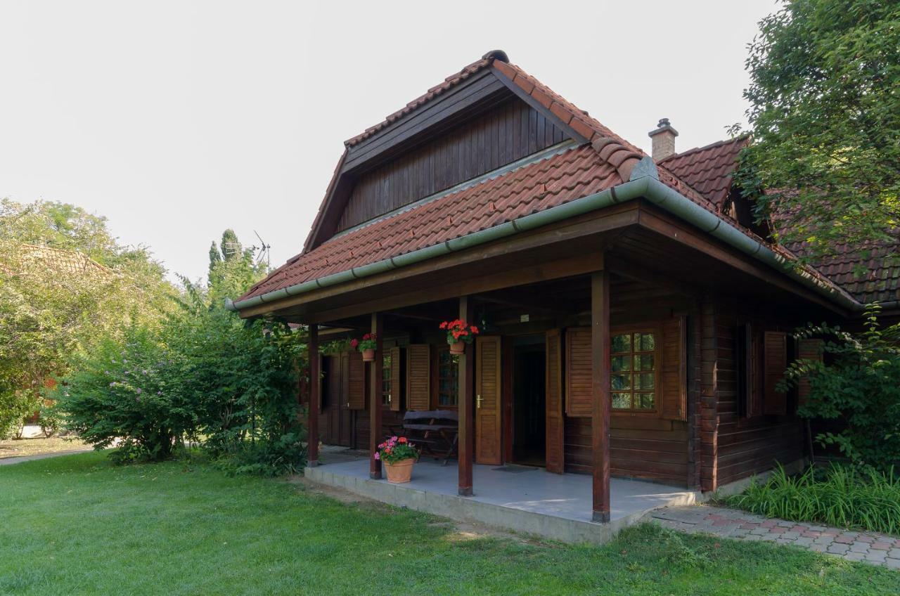 Sipito Pihenopark Pilis Bagian luar foto